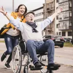 Sedia a rotelle leggera: comfort e funzionalità per un dispositivo facile da trasportare